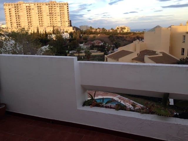 2 makuuhuone Rivitalo vuokrattavana paikassa Hacienda Torrequebrada, Benalmádena mukana uima-altaan 
autotalli - 1 500 € (Ref: 9144694)