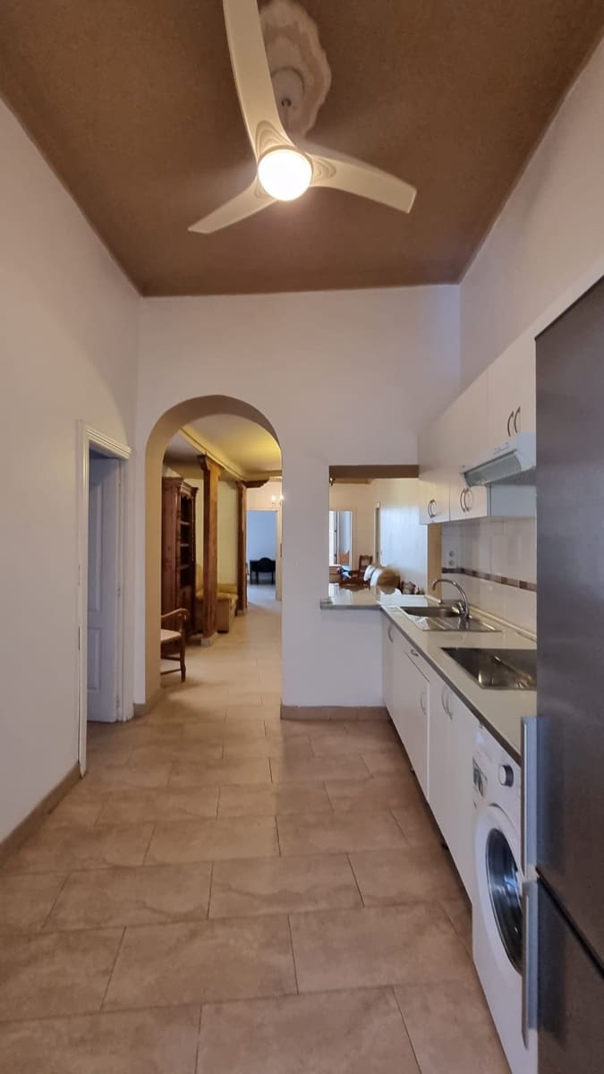 4 soveværelse Lejlighed til leje i Malaga by - € 1.900 (Ref: 9207654)