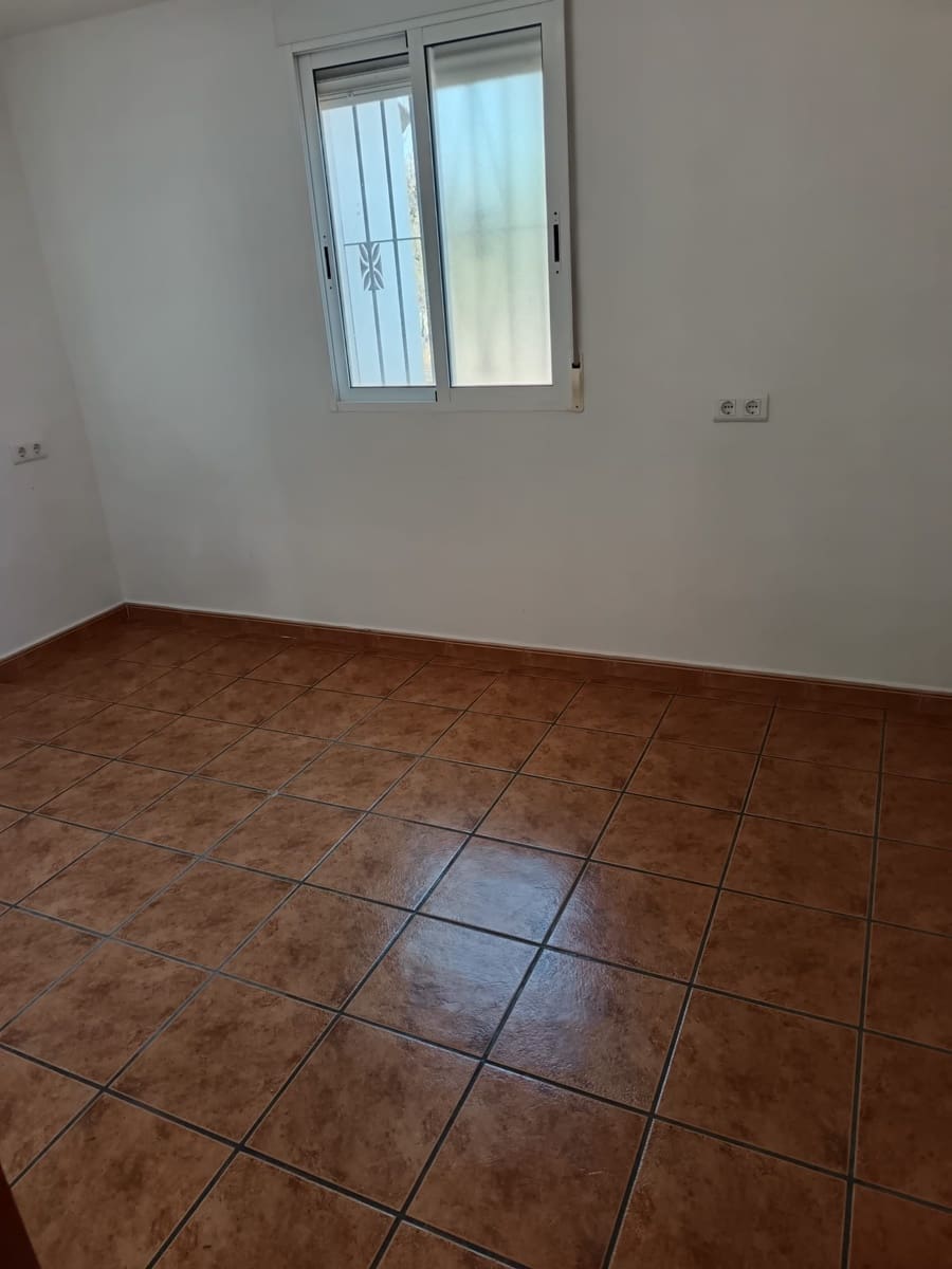 2 bedroom Townhouse for rent in Comares - € 650 (Ref: 9261963)
