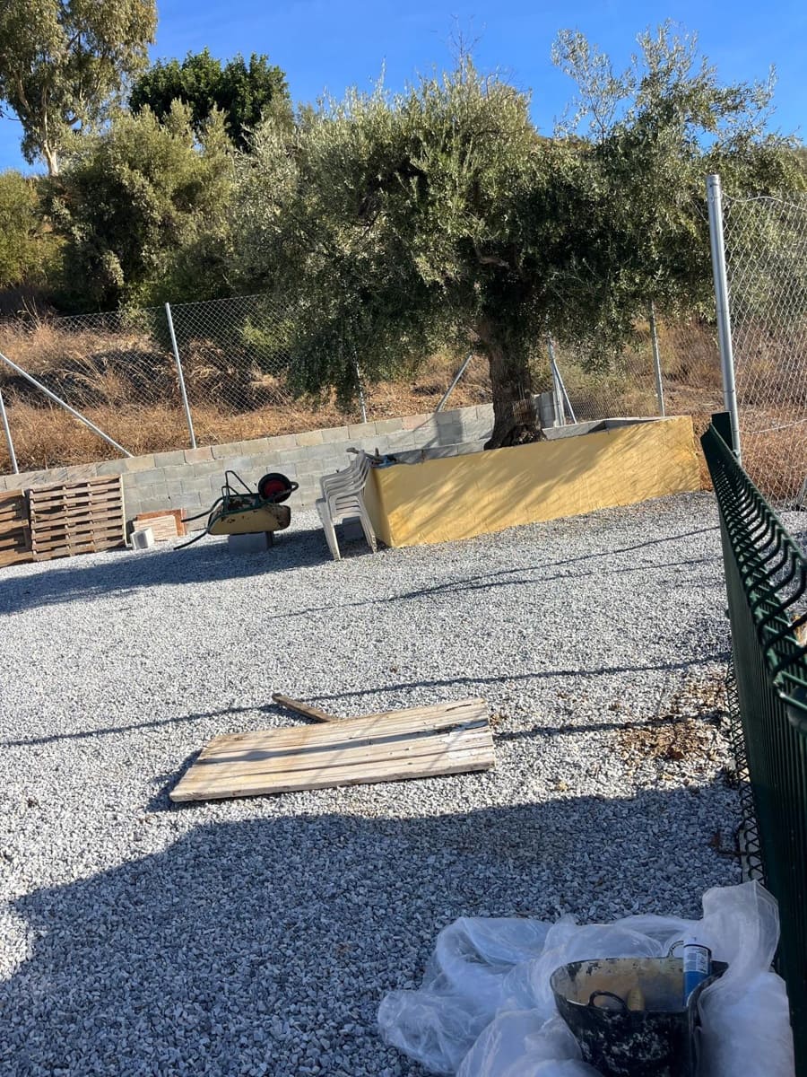 Mark att hyra i Sedella - 600 € (Ref: 9343542)