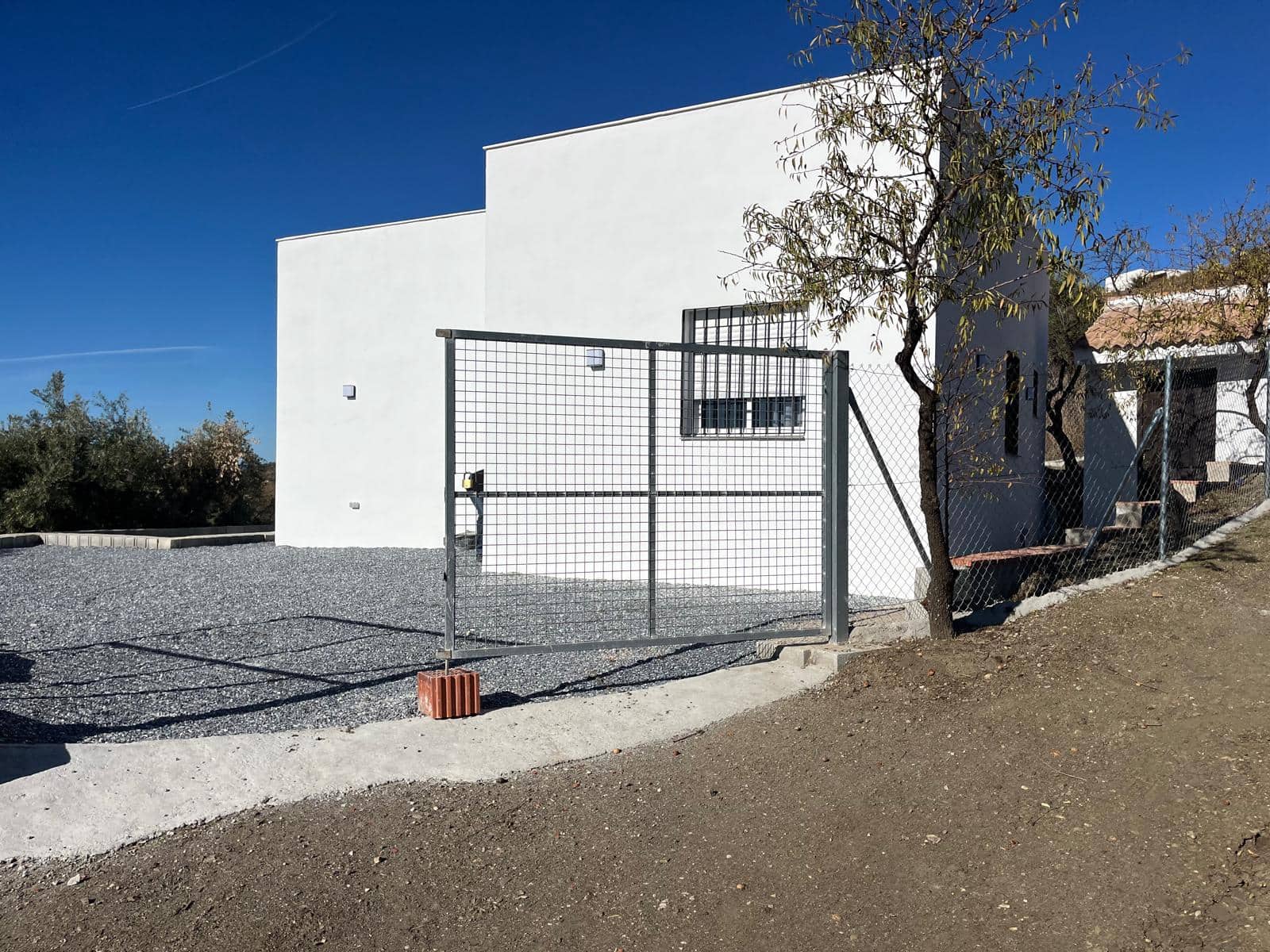 Mark att hyra i Sedella - 750 € (Ref: 9377677)