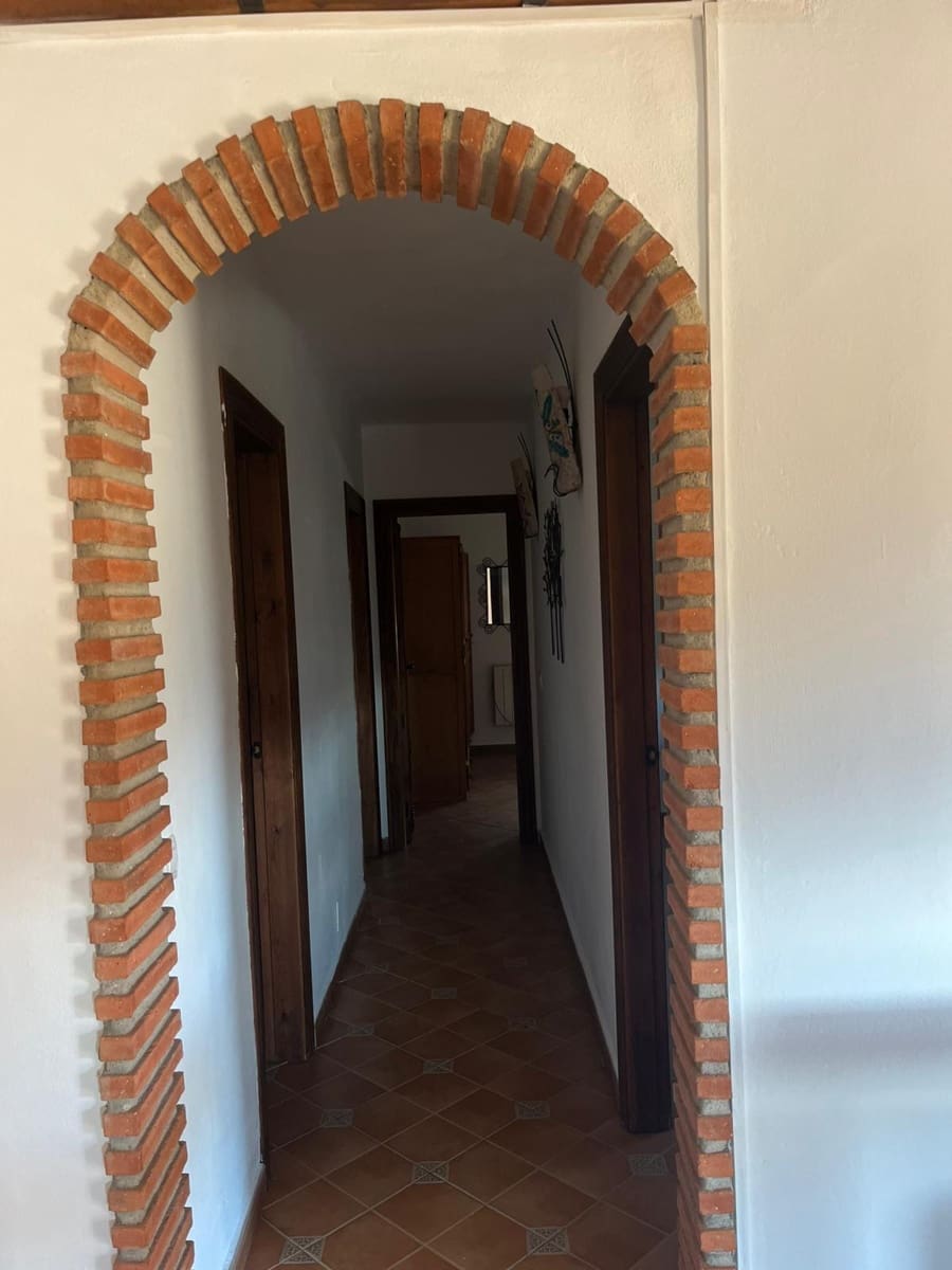 3 soveværelse Finca/Landehus til leje i Sedella med swimmingpool - € 800 (Ref: 9377682)