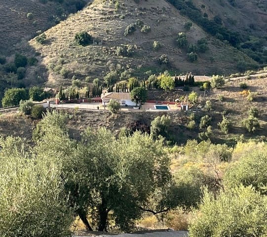 3 soveværelse Finca/Landehus til leje i Sedella med swimmingpool - € 800 (Ref: 9377682)