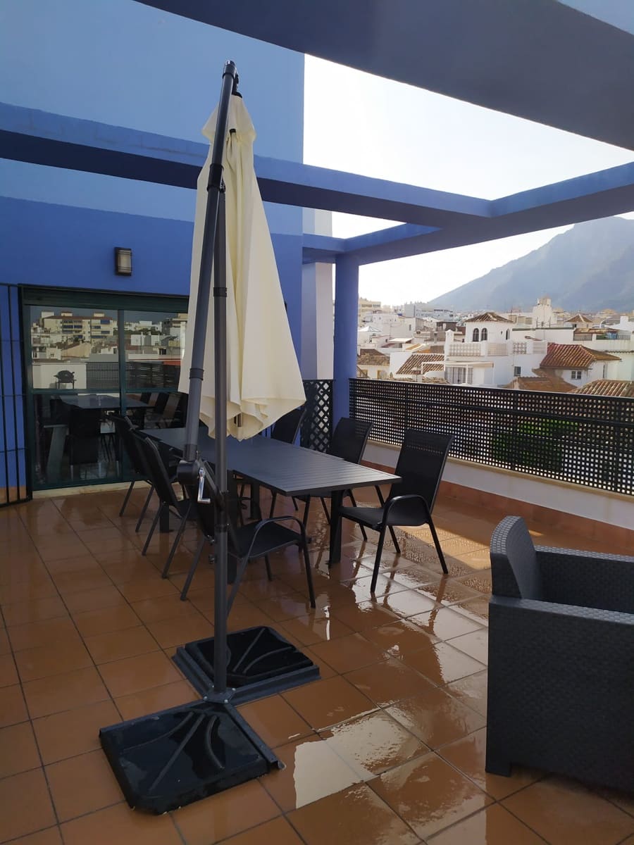 3 sypialnia Penthouse do wynajęcia w Marbella - 4 250 € (Ref: 9388657)