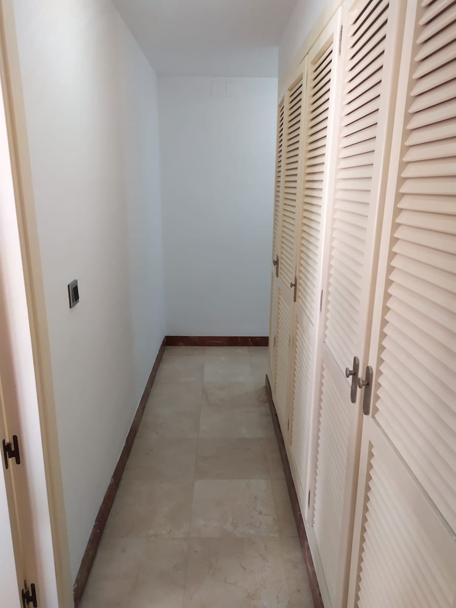 3 sypialnia Penthouse do wynajęcia w Marbella - 4 250 € (Ref: 9388657)