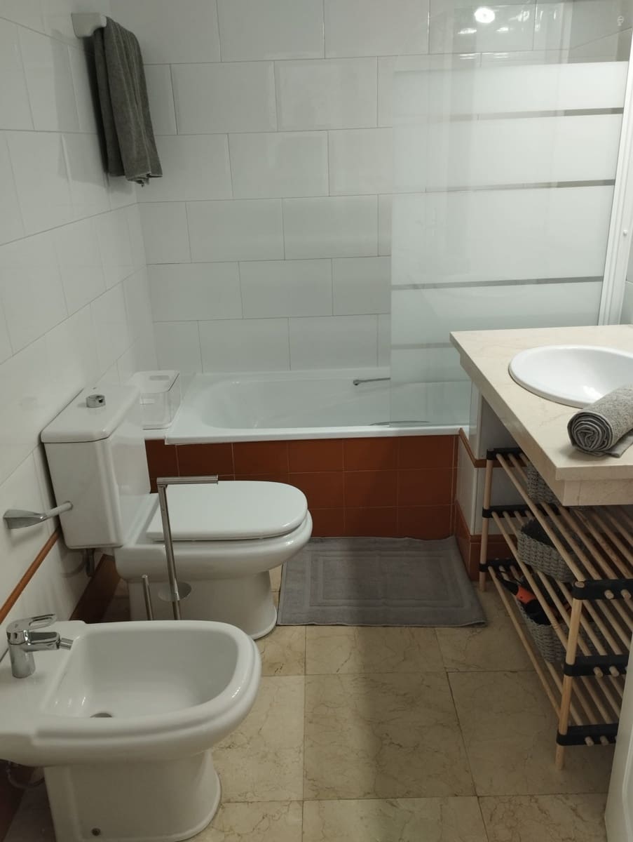 3 sypialnia Penthouse do wynajęcia w Marbella - 4 250 € (Ref: 9388657)