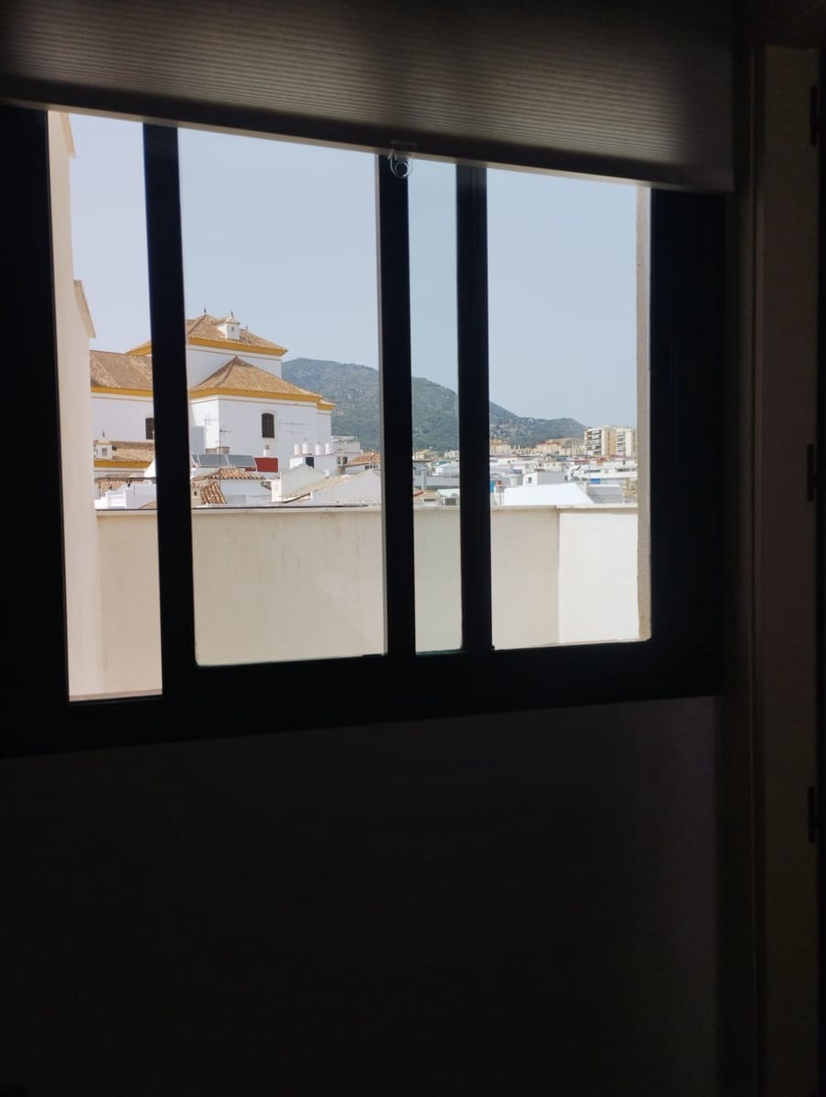 3 sypialnia Penthouse do wynajęcia w Marbella - 4 250 € (Ref: 9388657)