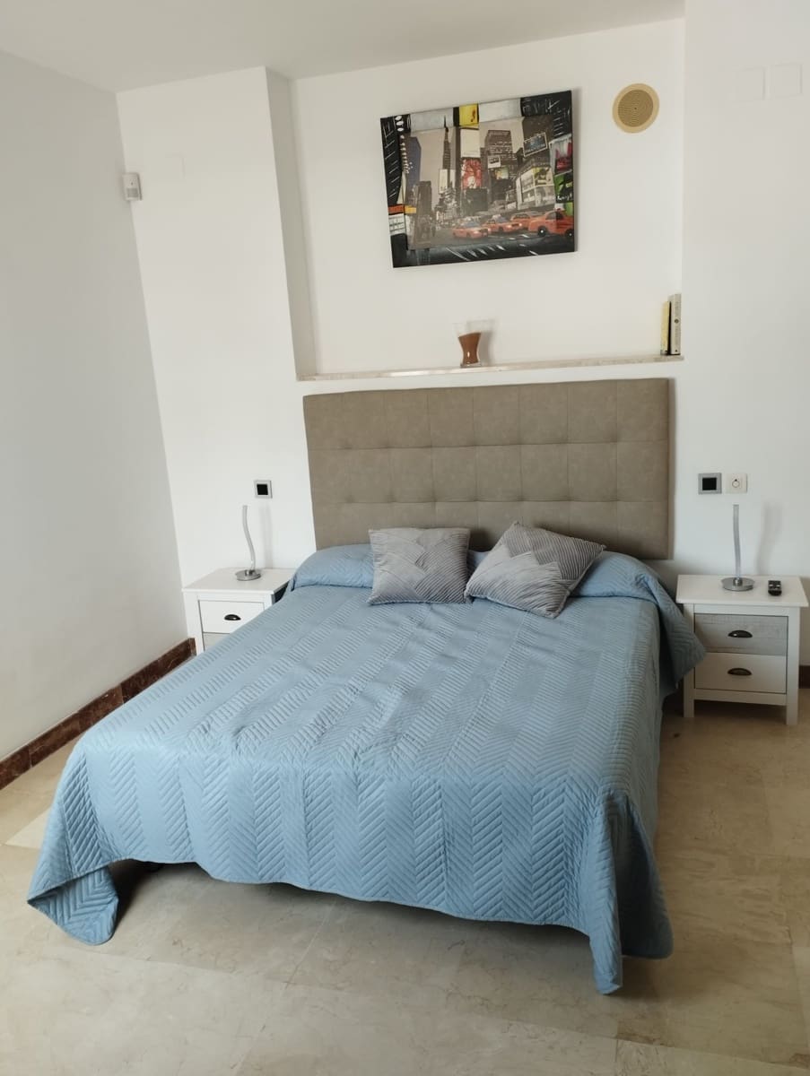 3 sypialnia Penthouse do wynajęcia w Marbella - 4 250 € (Ref: 9388657)