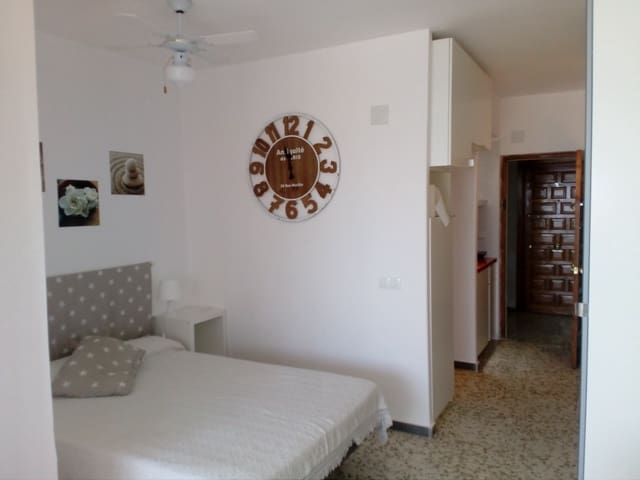 Studio til leje i Torremolinos - € 800 (Ref: 9401612)