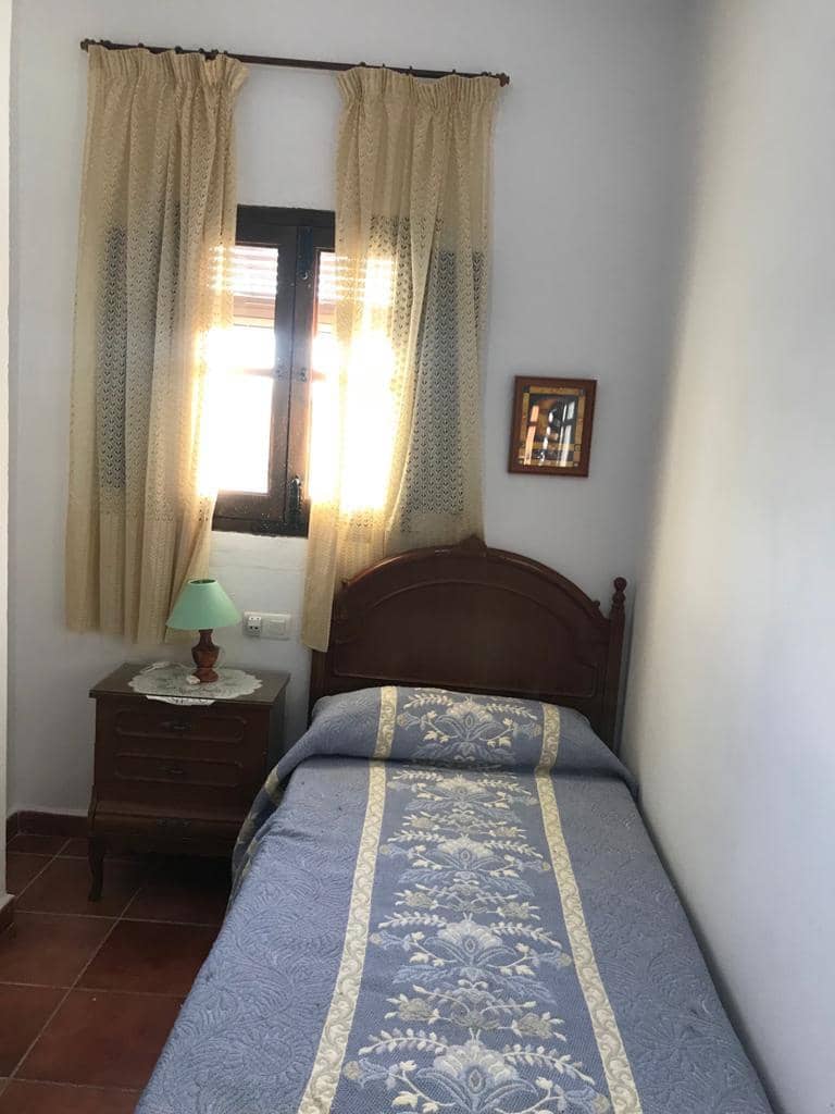 3 makuuhuone Omakotitalo vuokrattavana paikassa Sedella - 550 € (Ref: 9406892)