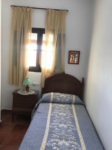 3 makuuhuone Omakotitalo vuokrattavana paikassa Sedella - 550 € (Ref: 9406892)