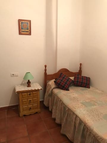 3 makuuhuone Omakotitalo vuokrattavana paikassa Sedella - 550 € (Ref: 9406892)