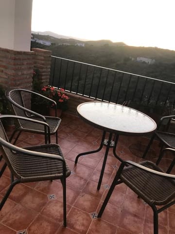 3 makuuhuone Omakotitalo vuokrattavana paikassa Sedella - 550 € (Ref: 9406892)