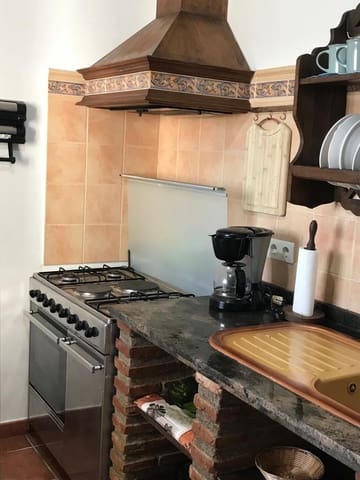 3 makuuhuone Omakotitalo vuokrattavana paikassa Sedella - 550 € (Ref: 9406892)