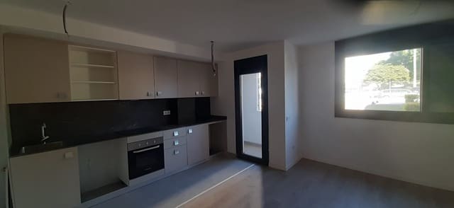 3 slaapkamer Flat te huur in Los Árboles, Mijas met garage - € 1.400 (Ref: 9411403)