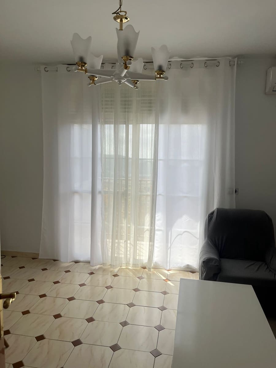 3 bedroom Townhouse for rent in Corumbela - € 650 (Ref: 9416248)