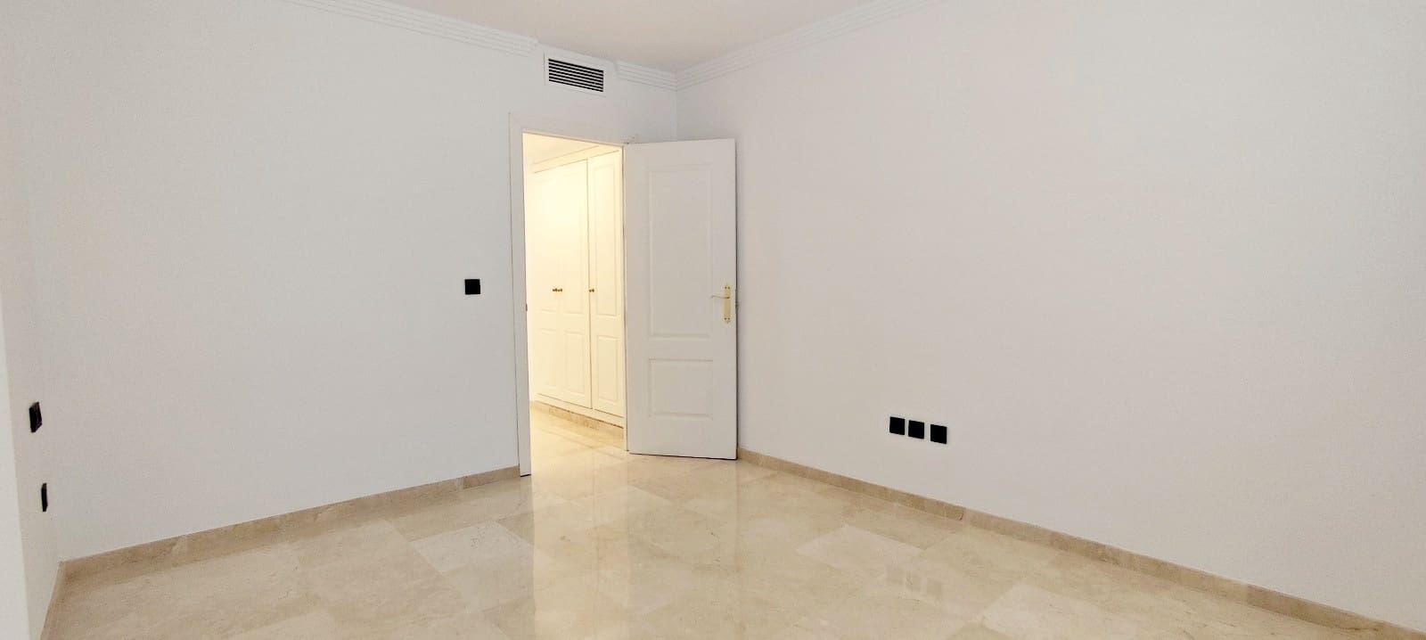 2 slaapkamer Flat te huur in Mijas met zwembad garage - € 1.650 (Ref: 9424121)