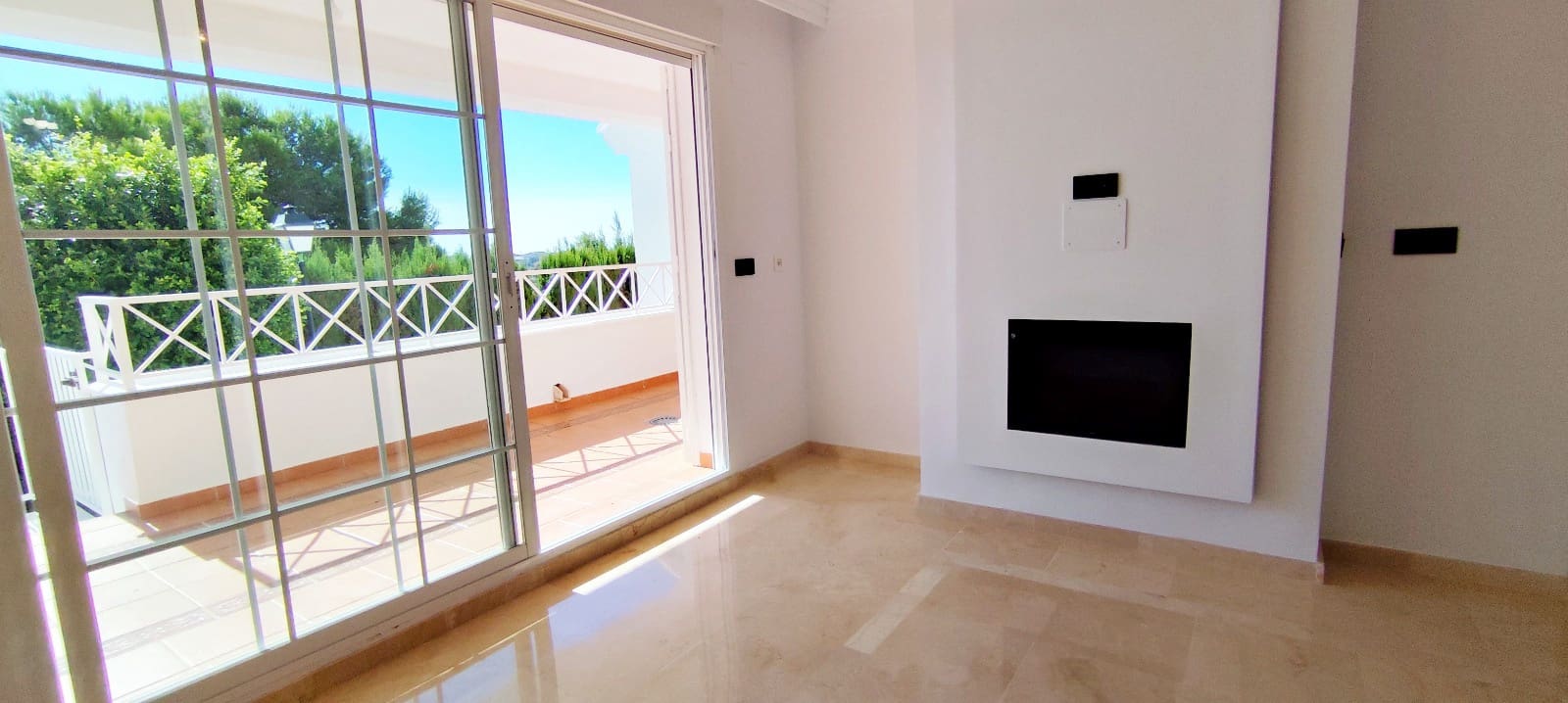 2 slaapkamer Flat te huur in Mijas met zwembad garage - € 1.650 (Ref: 9424121)