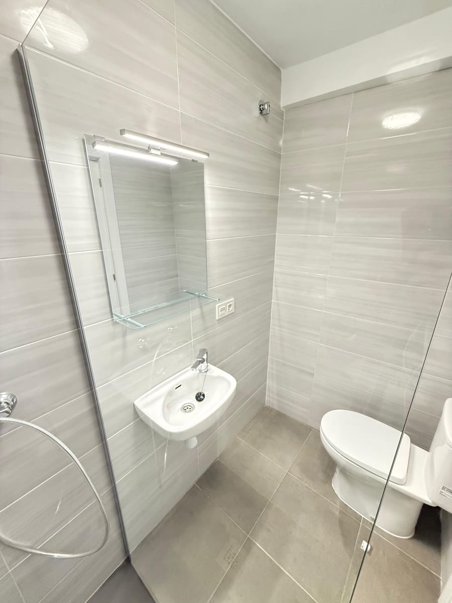 Piso de 2 habitaciones en Coín en alquiler - 1.000 € (Ref: 9432845)