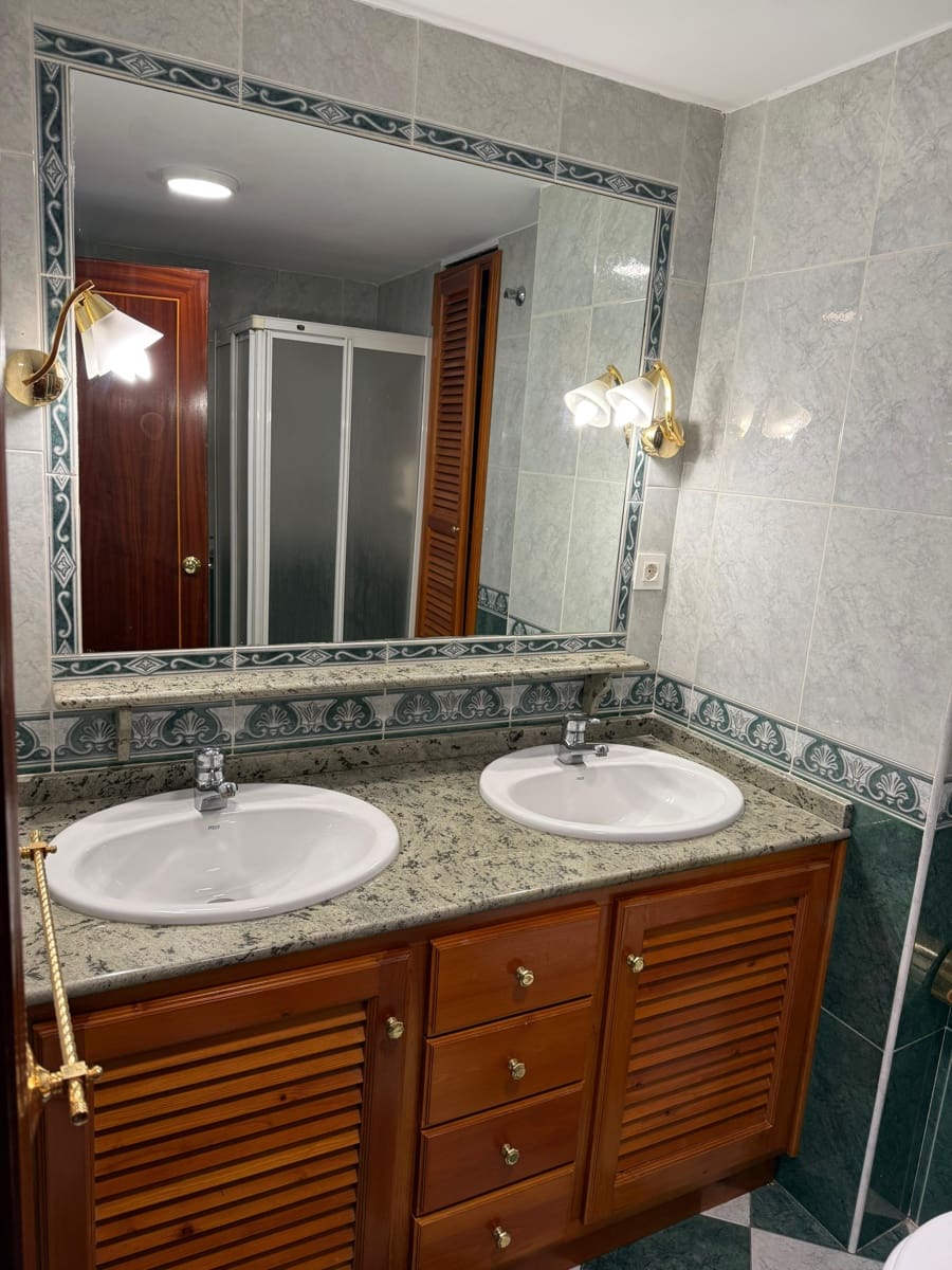 Piso de 2 habitaciones en Coín en alquiler - 1.000 € (Ref: 9432845)