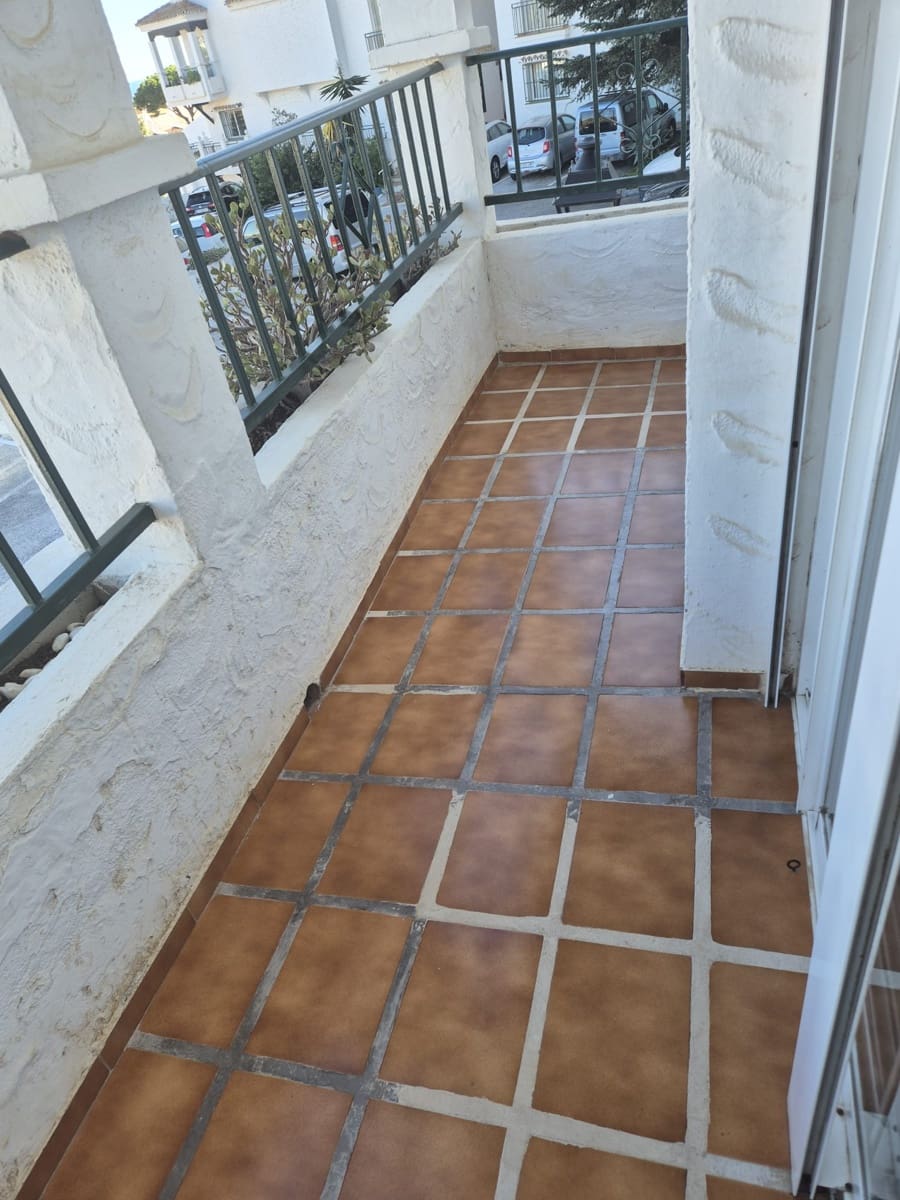 2 bedroom Flat for rent in Mijas with pool garage - € 1,300 (Ref: 9436539)