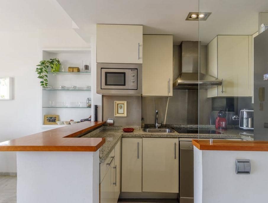 3 sypialnia Mieszkanie do wynajęcia w Miasto Malaga z basenem garażem - 2 200 € (Ref: 9436540)