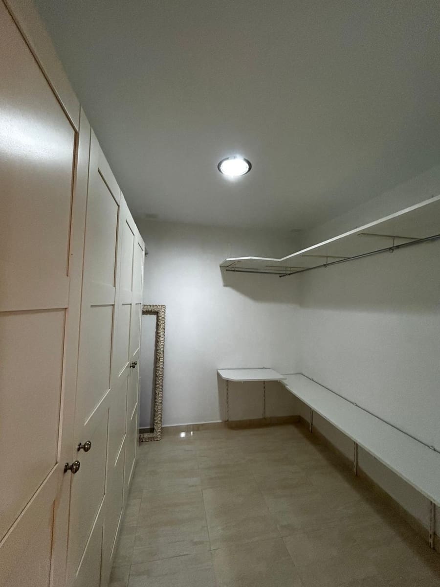 3 sypialnia Mieszkanie do wynajęcia w Miasto Malaga z basenem garażem - 2 200 € (Ref: 9436540)