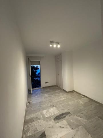 3 sypialnia Mieszkanie do wynajęcia w Cerrado de Calderon, Miasto Málaga z basenem garażem - 2 200 € (Ref: 9436540)