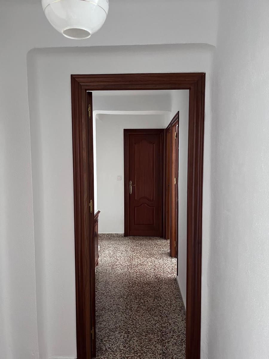 3 soveværelse Lejlighed til leje i Malaga by - € 1.050 (Ref: 9450536)