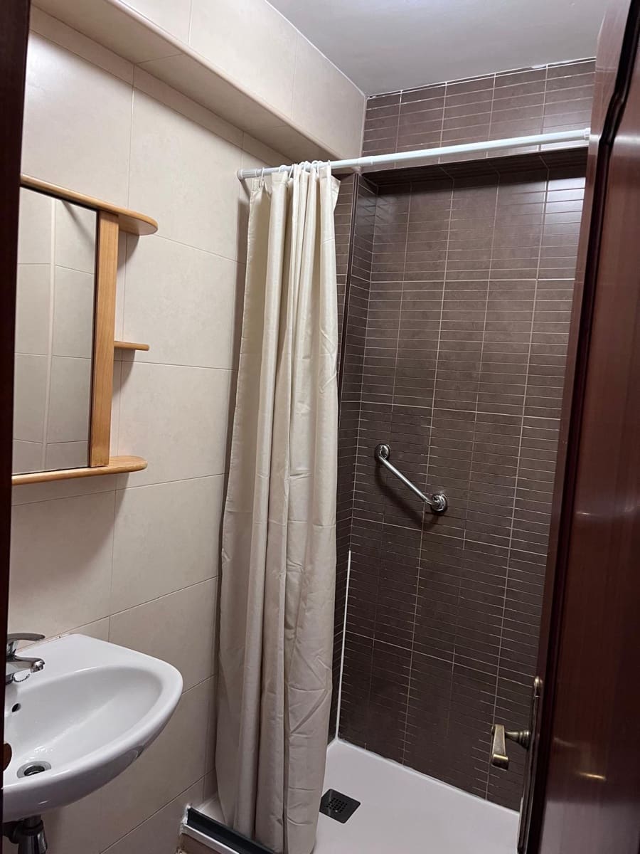 3 soveværelse Lejlighed til leje i Malaga by - € 1.050 (Ref: 9450536)