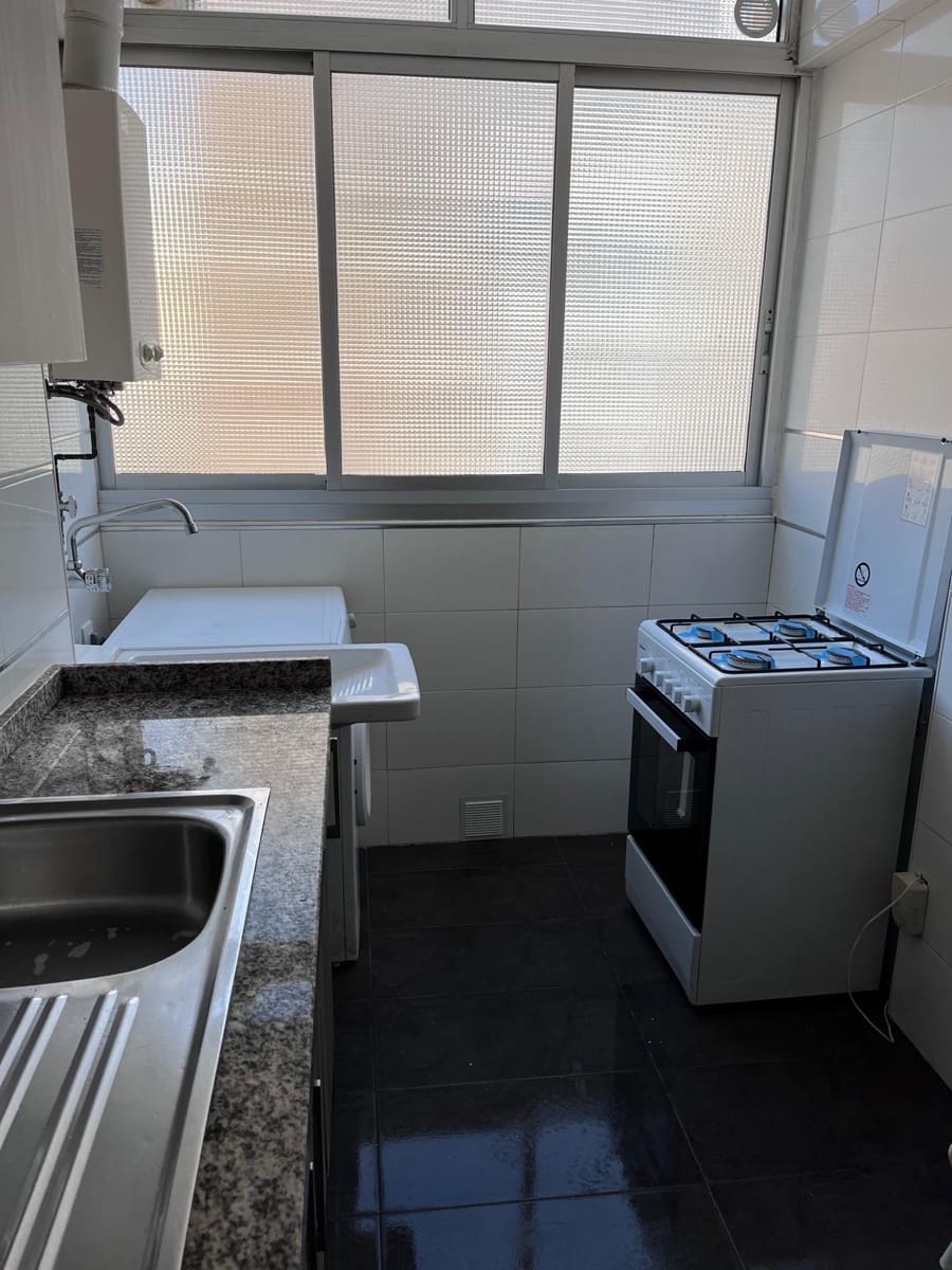 3 soveværelse Lejlighed til leje i Malaga by - € 1.050 (Ref: 9450536)