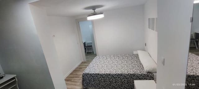 Studio til leie i Puertosol, Málaga by - € 800 (Ref: 9490936)