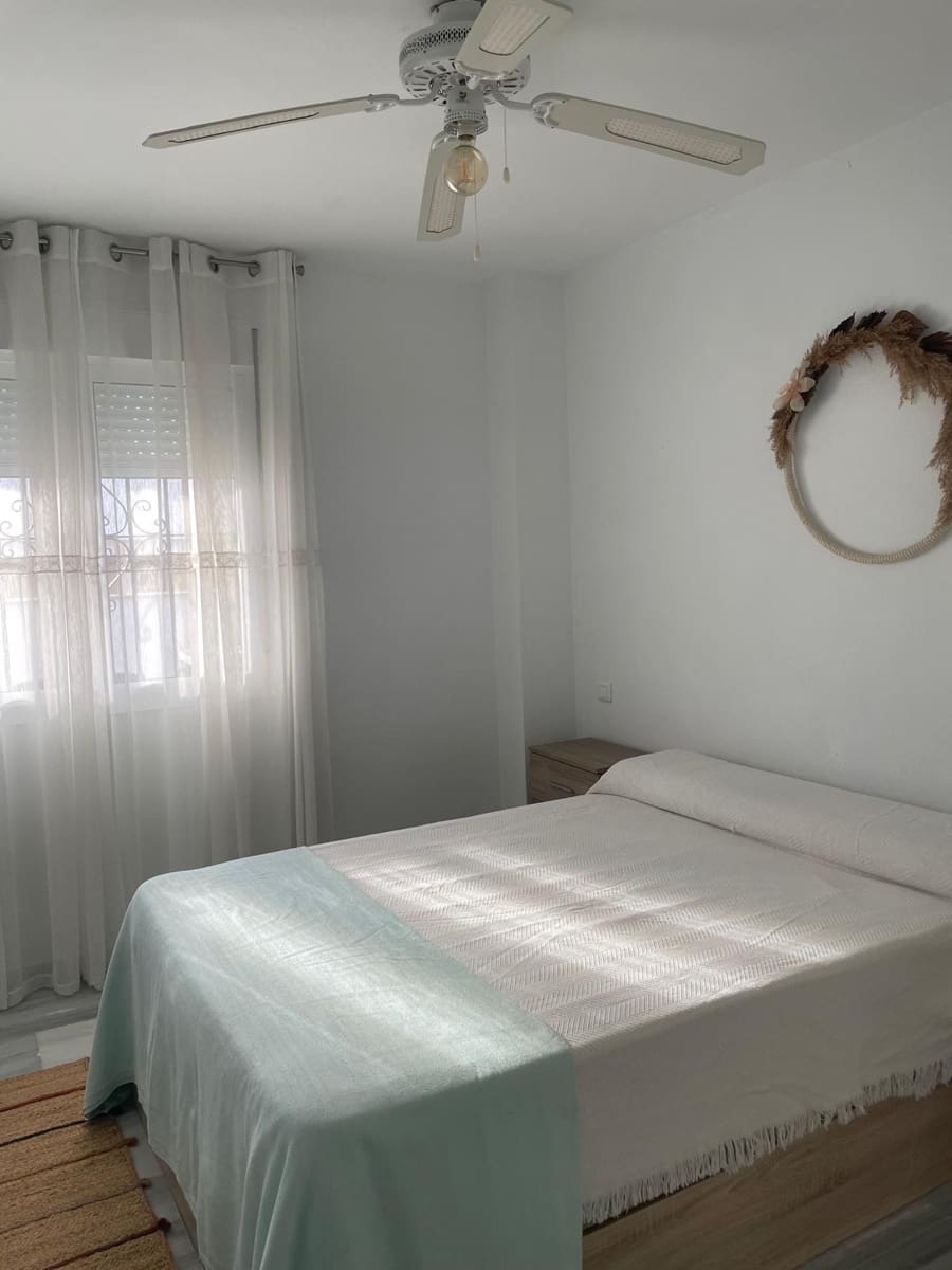 Piso de 2 habitaciones en Benalmádena en alquiler con piscina garaje - 1.200 € (Ref: 9500044)