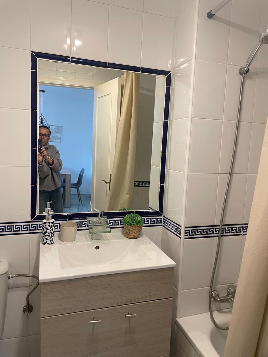 Piso de 2 habitaciones en Benalmádena en alquiler con piscina garaje - 1.200 € (Ref: 9500044)