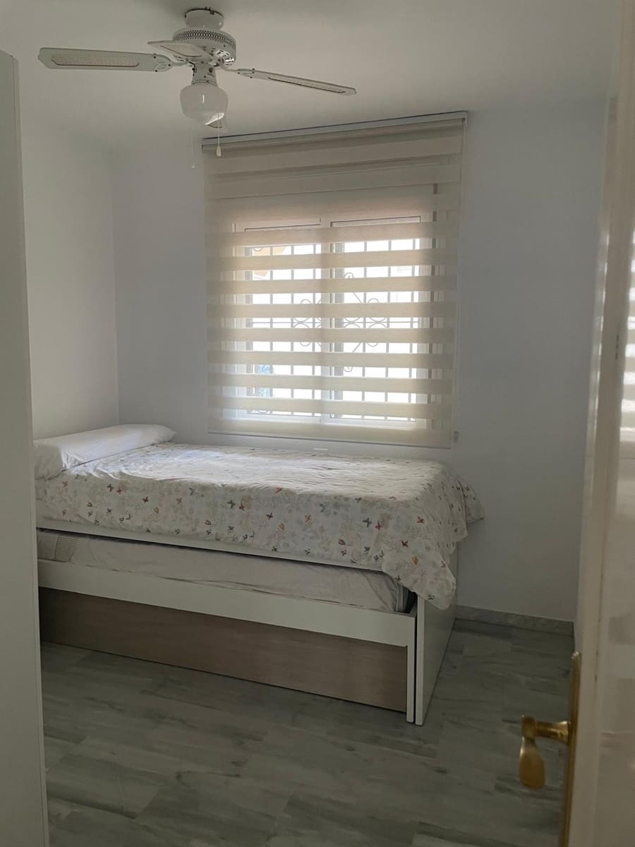 Piso de 2 habitaciones en Benalmádena en alquiler con piscina garaje - 1.200 € (Ref: 9500044)