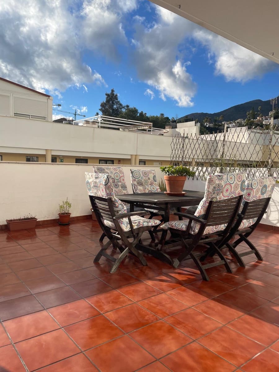 Piso de 2 habitaciones en Benalmádena en alquiler con piscina garaje - 1.200 € (Ref: 9500044)