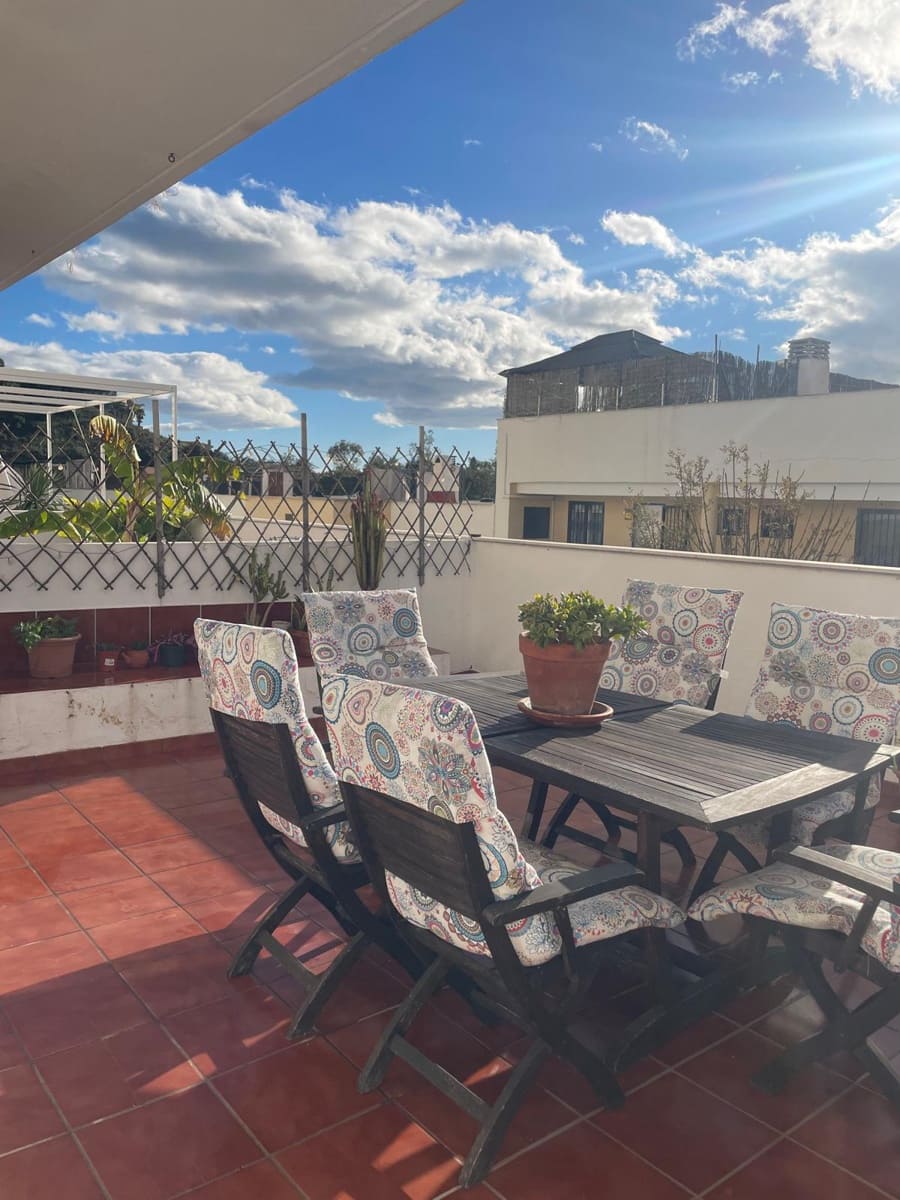 Piso de 2 habitaciones en Benalmádena en alquiler con piscina garaje - 1.200 € (Ref: 9500044)