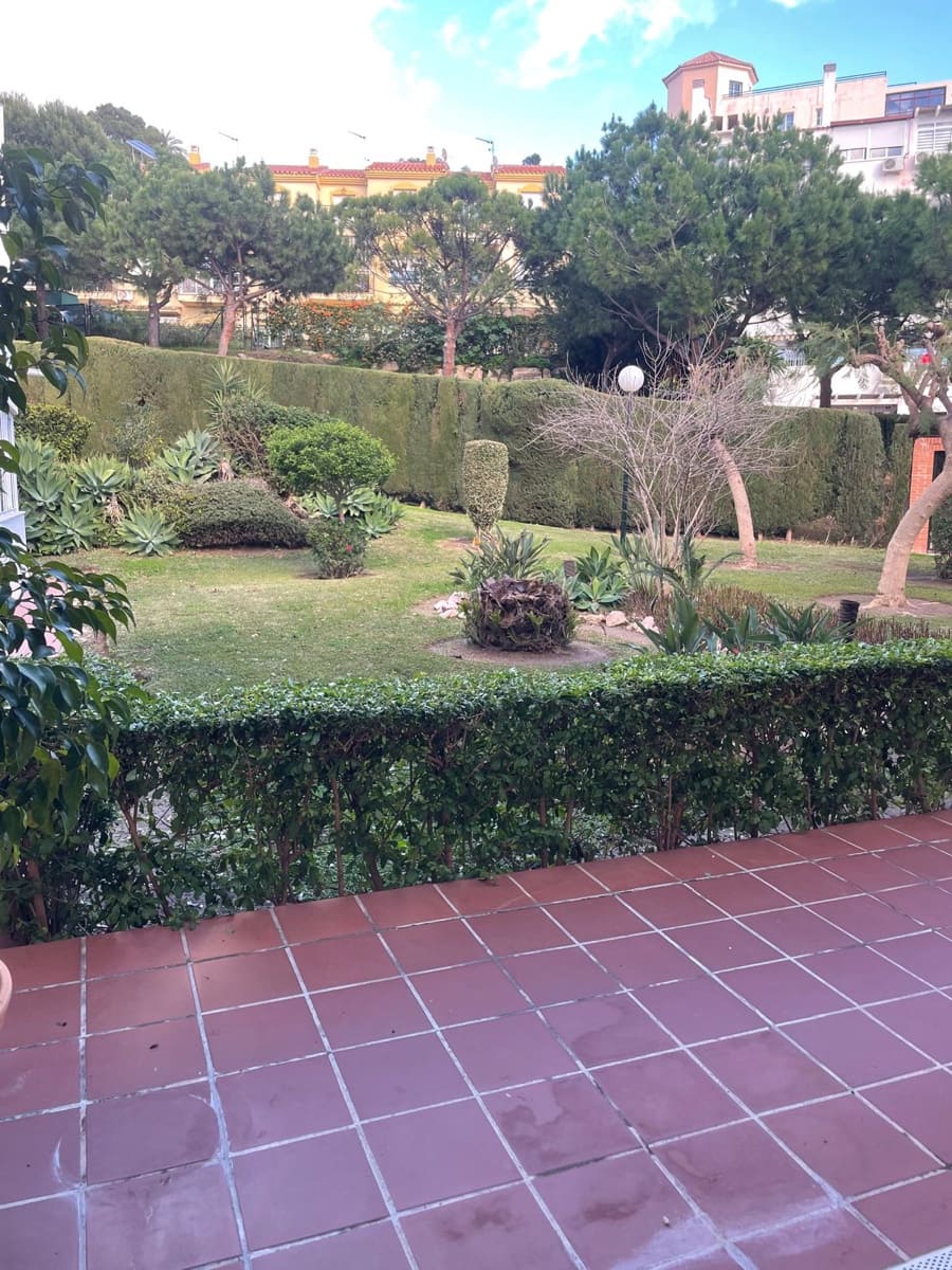 Piso de 2 habitaciones en Benalmádena en alquiler con piscina garaje - 1.200 € (Ref: 9500044)