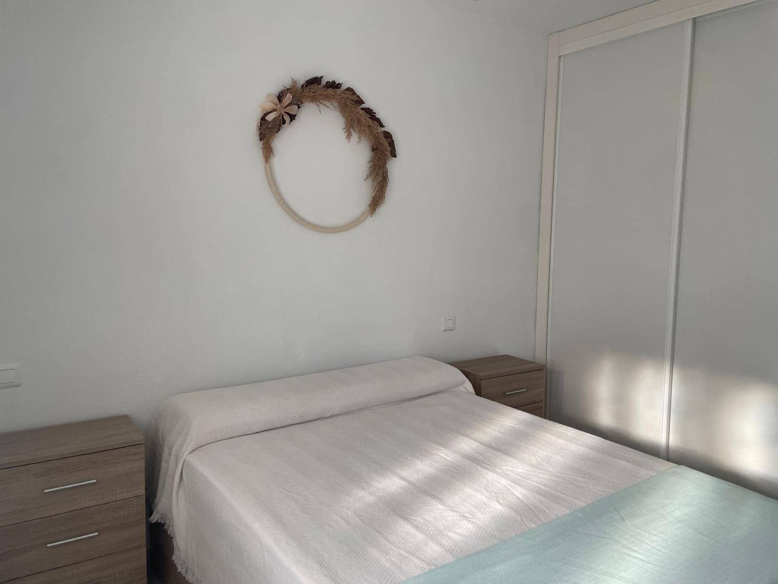 Piso de 2 habitaciones en Benalmádena en alquiler con piscina garaje - 1.200 € (Ref: 9500044)