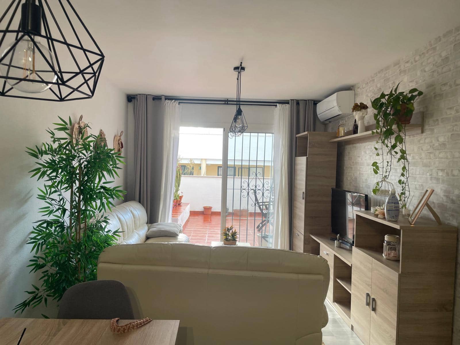 Piso de 2 habitaciones en Benalmádena en alquiler con piscina garaje - 1.200 € (Ref: 9500044)