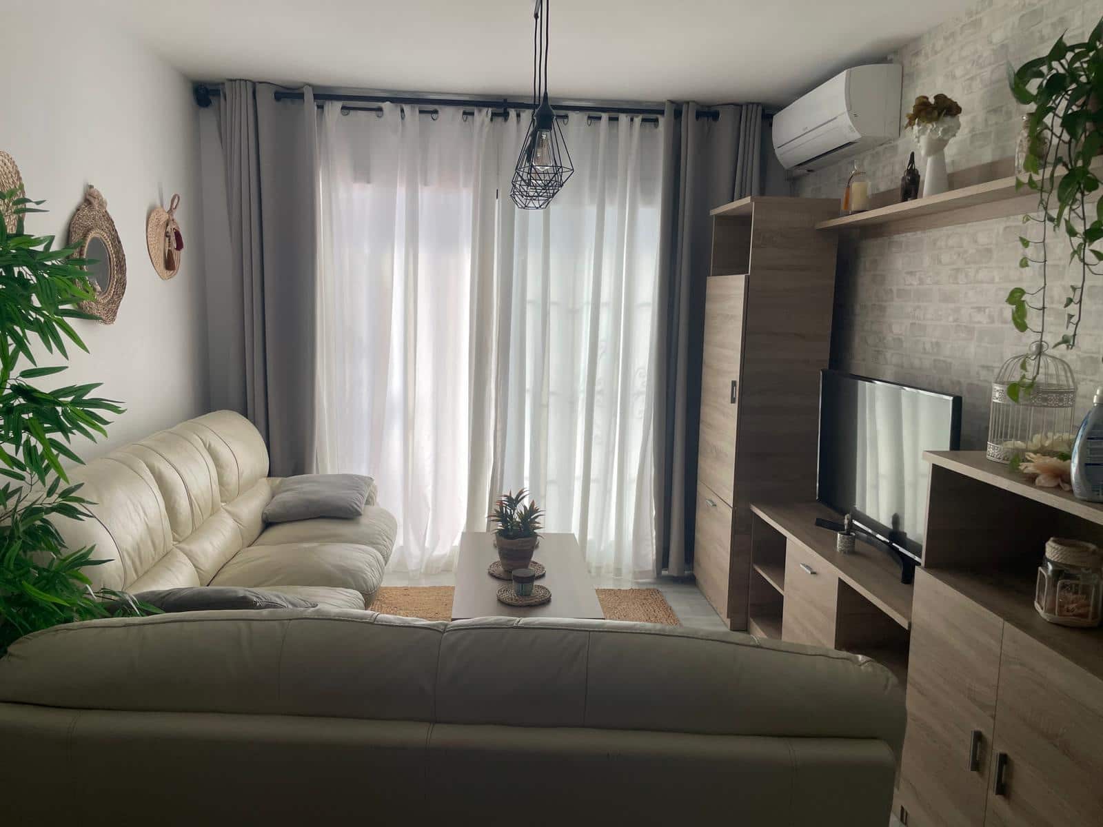 Piso de 2 habitaciones en Benalmádena en alquiler con piscina garaje - 1.200 € (Ref: 9500044)