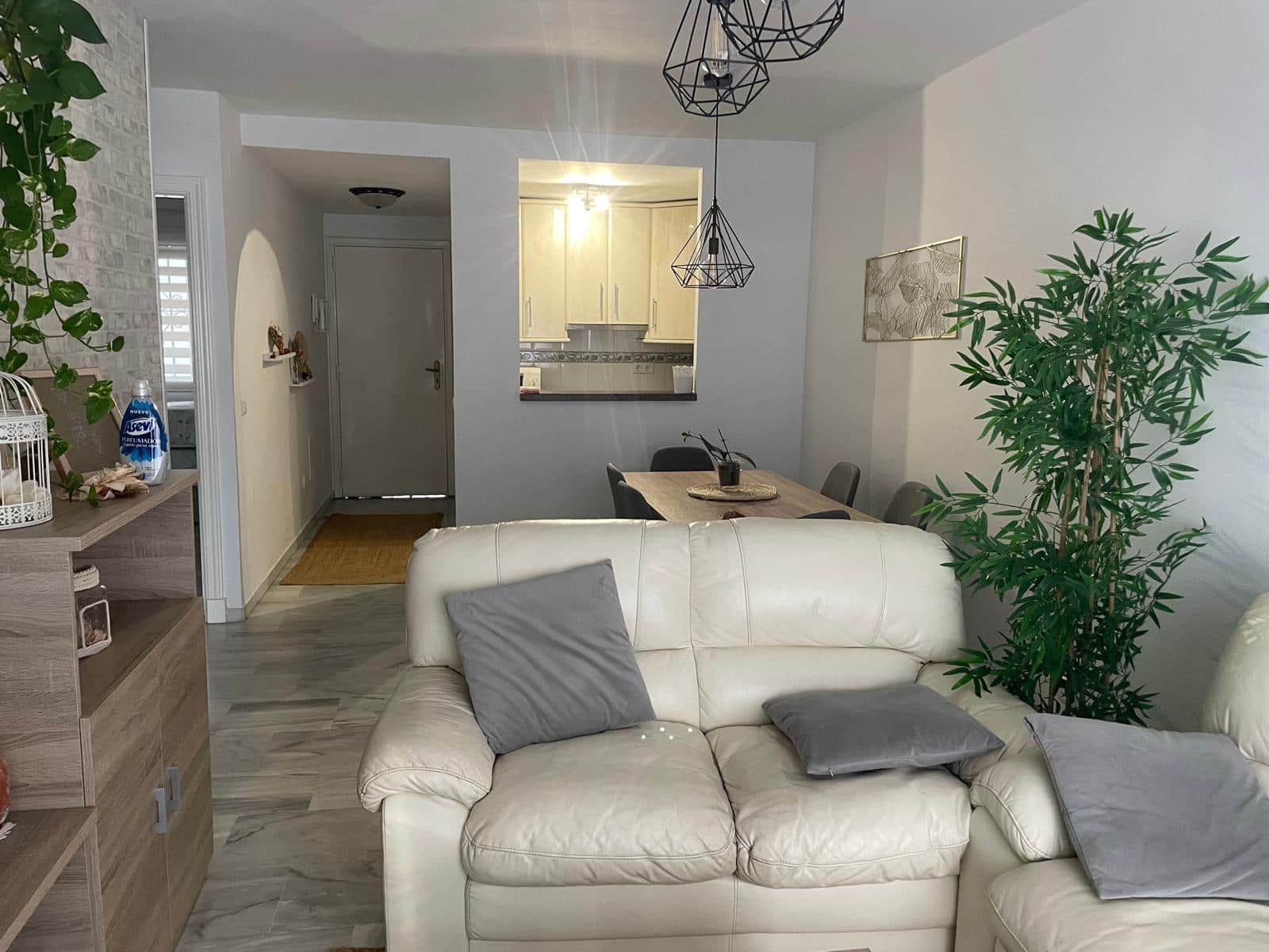 Piso de 2 habitaciones en Benalmádena en alquiler con piscina garaje - 1.200 € (Ref: 9500044)