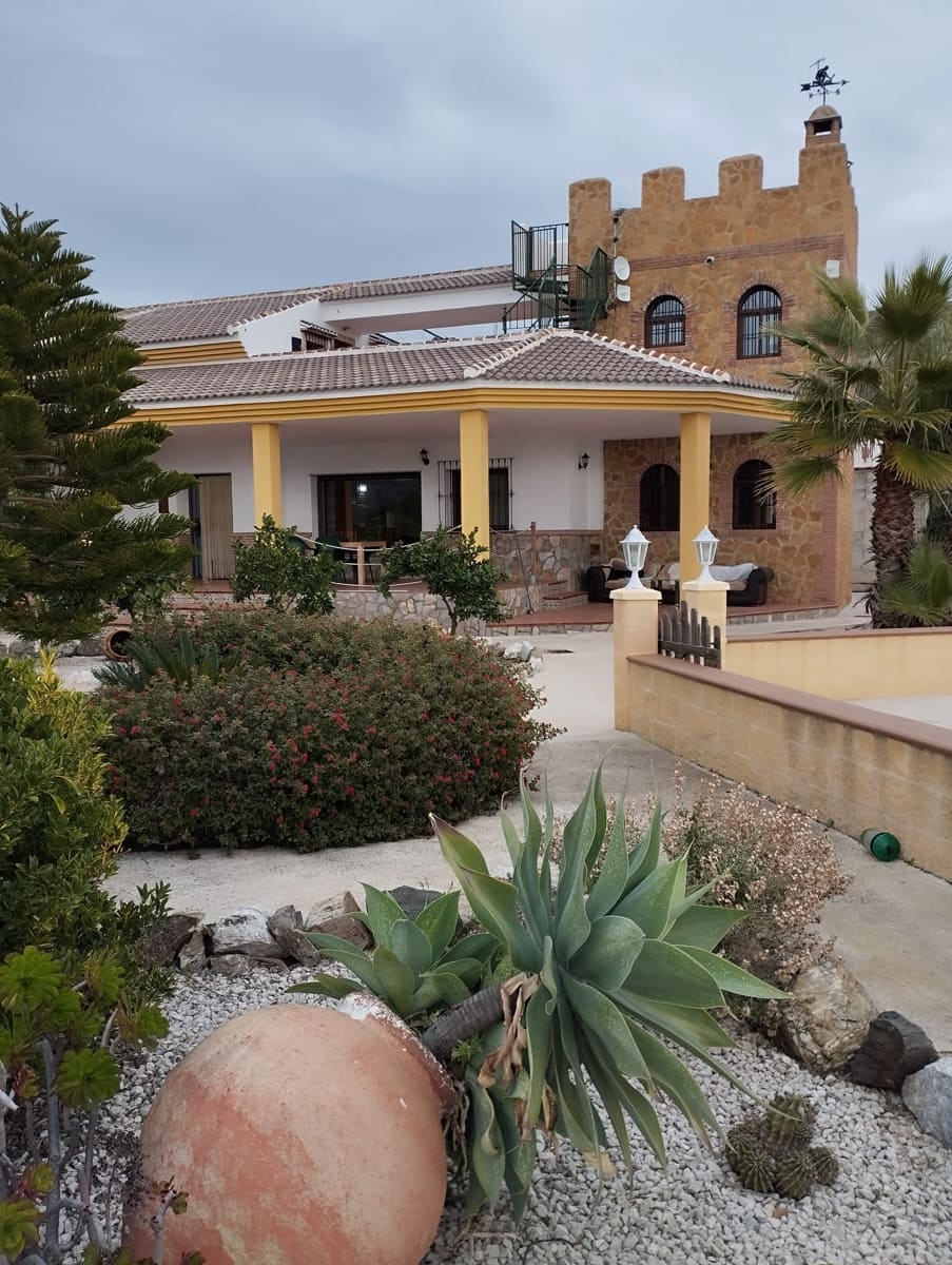 4 bedroom Finca/Country House for rent in Sedella with pool garage - € 1,500 (Ref: 9508006)