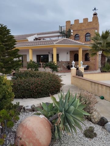 4 soveværelse Finca/Landehus til leje i Sedella med swimmingpool garage - € 1.500 (Ref: 9508006)