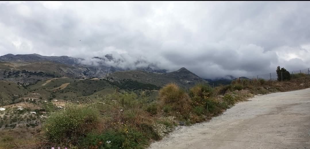 3 bedroom Townhouse for rent in Sedella with garage - € 800 (Ref: 9538884)