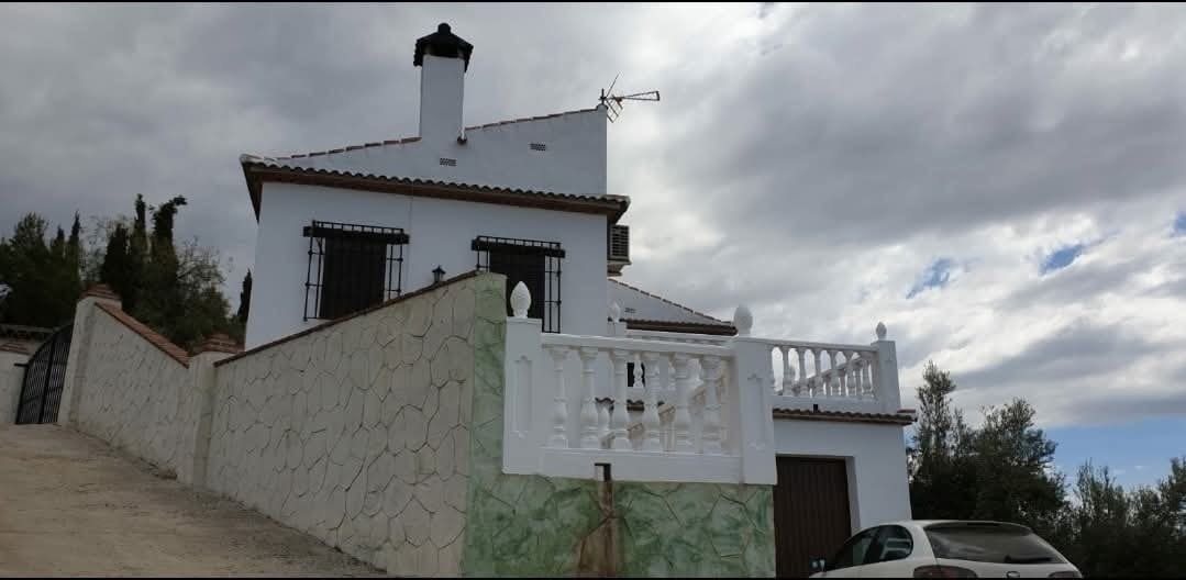 3 bedroom Townhouse for rent in Sedella with garage - € 800 (Ref: 9538884)