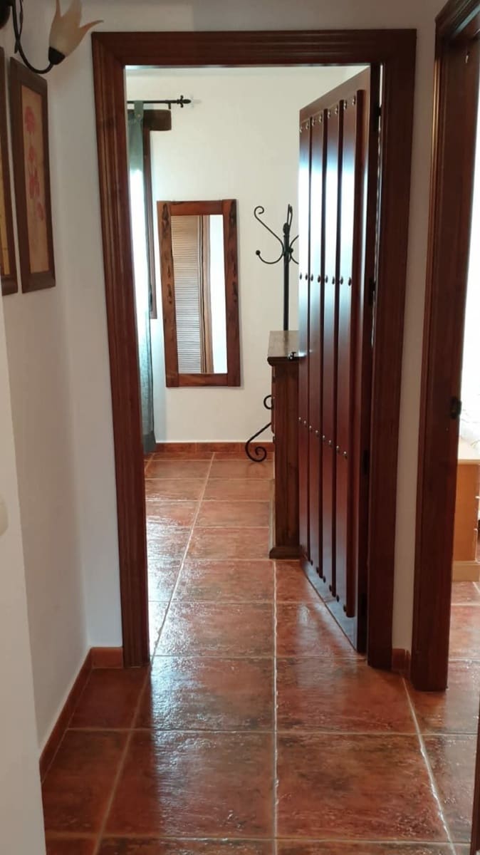 3 bedroom Townhouse for rent in Sedella with garage - € 800 (Ref: 9538884)