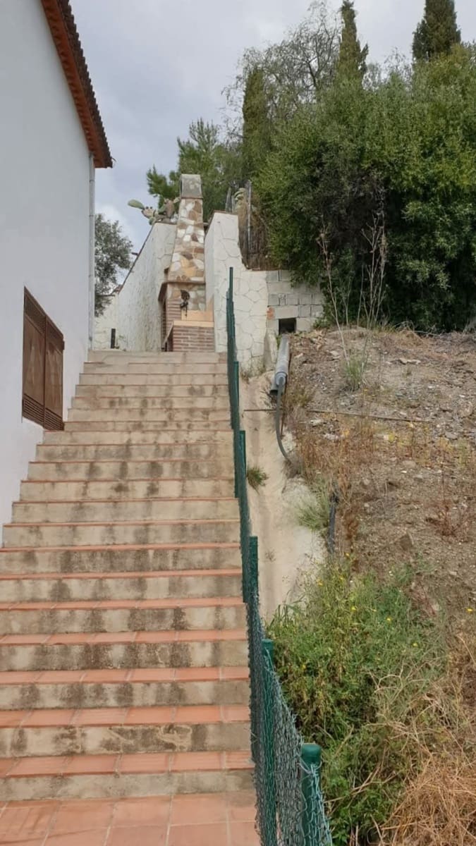 3 bedroom Townhouse for rent in Sedella with garage - € 800 (Ref: 9538884)