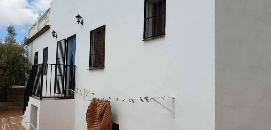 3 bedroom Townhouse for rent in Sedella with garage - € 800 (Ref: 9538884)