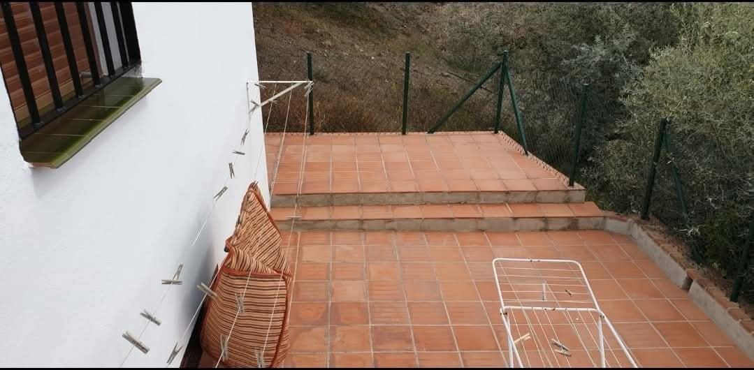 3 bedroom Townhouse for rent in Sedella with garage - € 800 (Ref: 9538884)